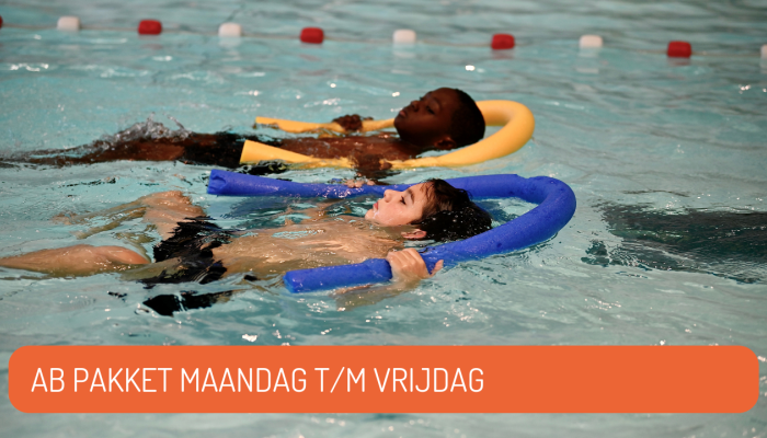 kinderen leren zwemmen